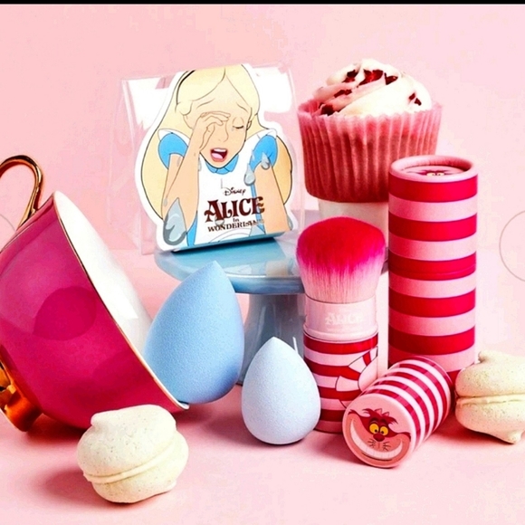 Alice in Wonderland Cheshire Cat Kabuki Brush - Picture 10 of 11